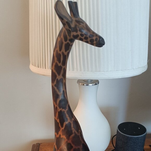 Vintage Hand Carved Painted Wood Giraffe. 18" Tall - Picture 6 of 7